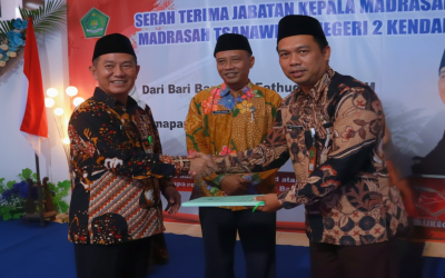 Serah Terima Jabatan Kepala MTsN 2 Kendal Berlangsung Khidmat